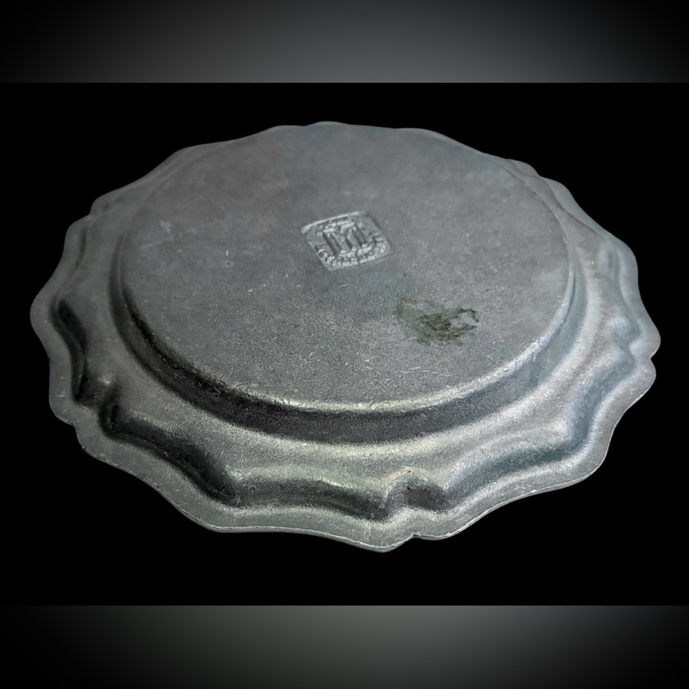 York Metalcrafters Queen Anne Plate - Picture 5 of 8